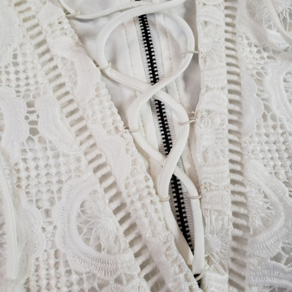 NEW Lovers + Friends Escape White Embroidered Lace Tie Up Mini Dress size Small - Picture 6 of 9